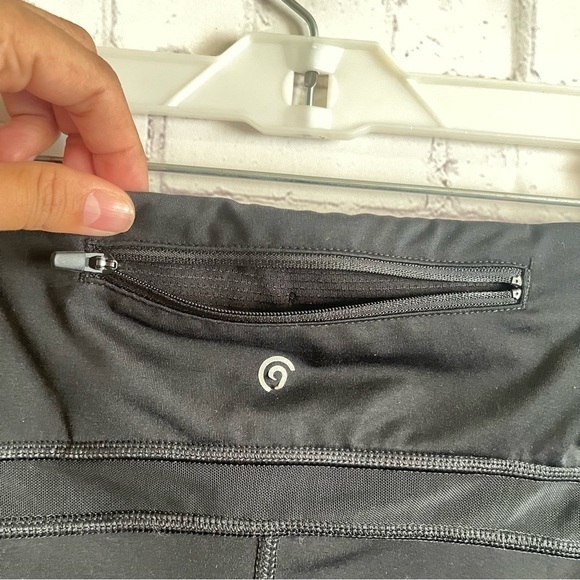 Bundle- Avia Sport Bra and Champion Active Leggins - Picture 4 of 10